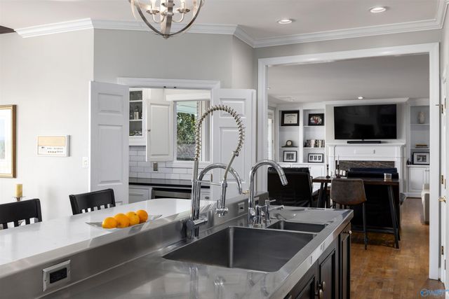 2213 Hidden Ridge Circle, Vestavia Hills, AL 35243