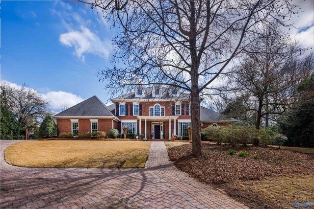 2213 Hidden Ridge Circle, Vestavia Hills, AL 35243