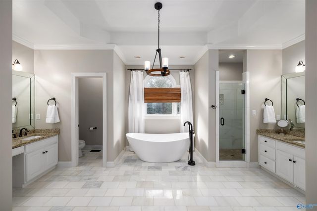 2213 Hidden Ridge Circle, Vestavia Hills, AL 35243