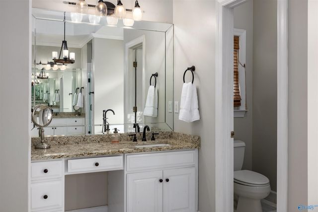 2213 Hidden Ridge Circle, Vestavia Hills, AL 35243