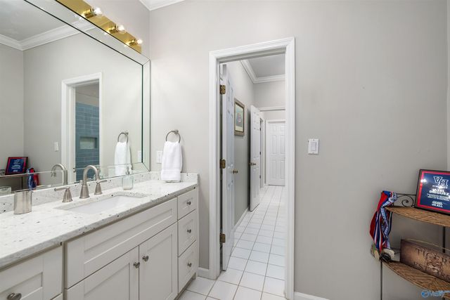 2213 Hidden Ridge Circle, Vestavia Hills, AL 35243