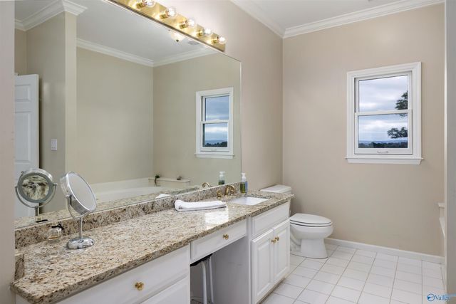 2213 Hidden Ridge Circle, Vestavia Hills, AL 35243