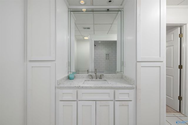 2213 Hidden Ridge Circle, Vestavia Hills, AL 35243