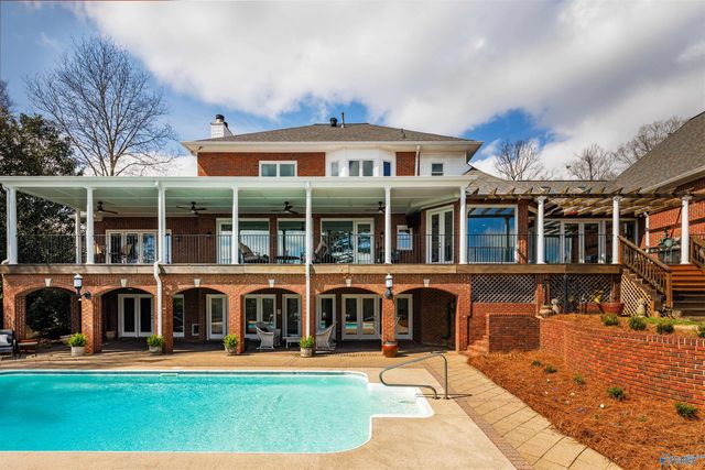 2213 Hidden Ridge Circle, Vestavia Hills, AL 35243