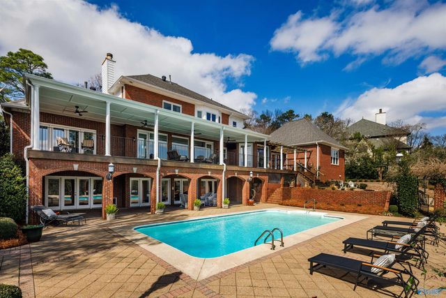 2213 Hidden Ridge Circle, Vestavia Hills, AL 35243