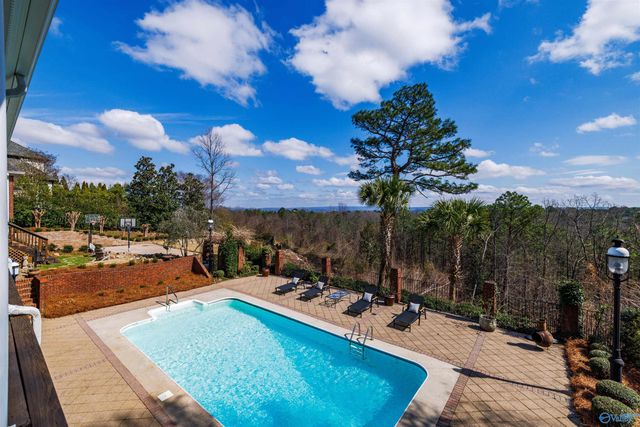 2213 Hidden Ridge Circle, Vestavia Hills, AL 35243