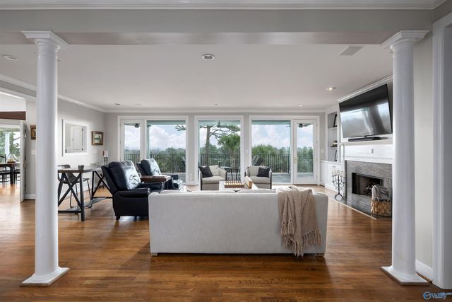 2213 Hidden Ridge Circle, Vestavia Hills, AL 35243