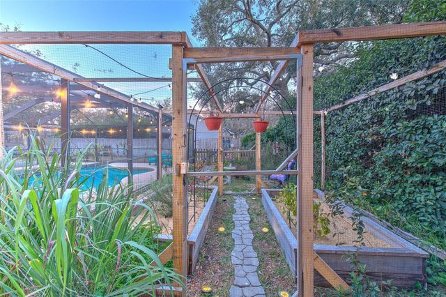 3809 BUCKINGHAM LOOP DRIVE, Valrico, FL 33594