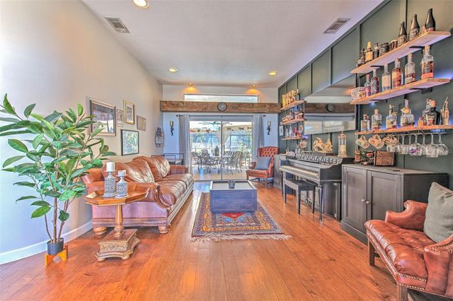 3809 BUCKINGHAM LOOP DRIVE, Valrico, FL 33594