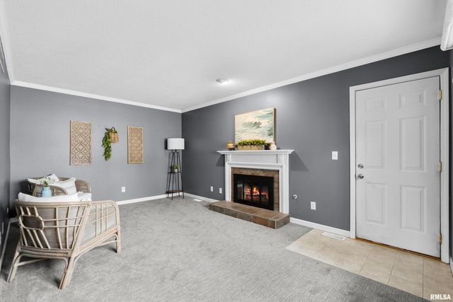 3461 Cedarview Ct Court, Bettendorf, IA 52722