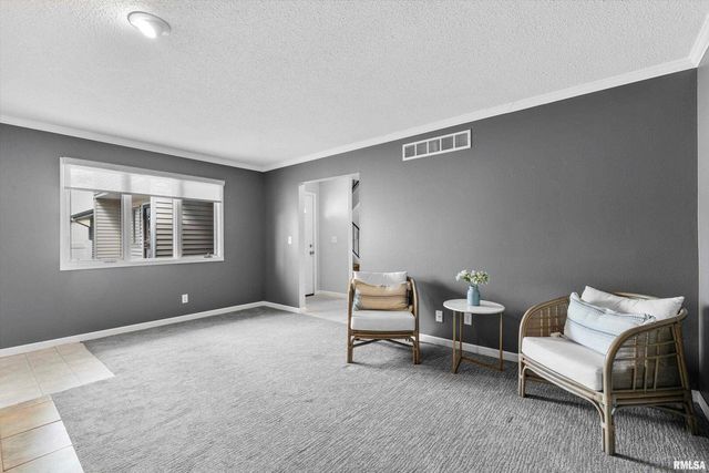 3461 Cedarview Ct Court, Bettendorf, IA 52722