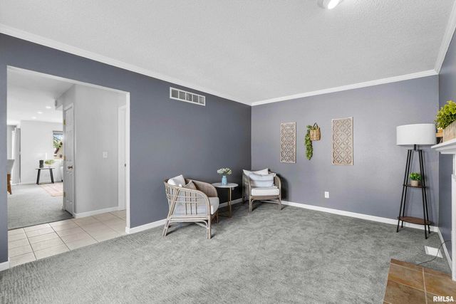 3461 Cedarview Ct Court, Bettendorf, IA 52722