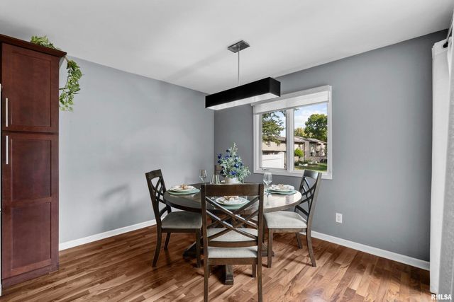 3461 Cedarview Ct Court, Bettendorf, IA 52722