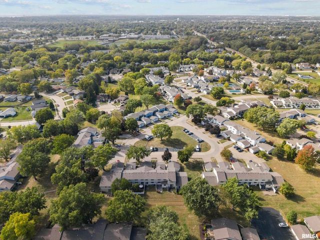 3461 Cedarview Ct Court, Bettendorf, IA 52722