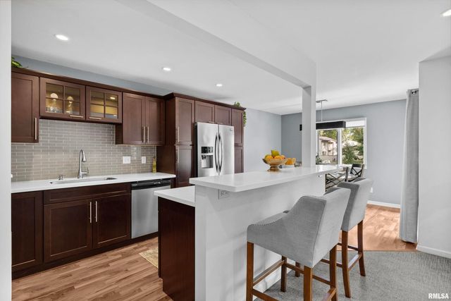 3461 Cedarview Ct Court, Bettendorf, IA 52722