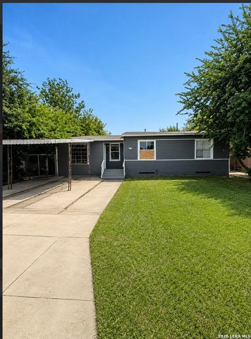 111 WAKE FORREST DR, San Antonio, TX 78228