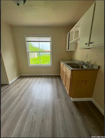 111 WAKE FORREST DR, San Antonio, TX 78228