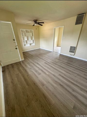 111 WAKE FORREST DR, San Antonio, TX 78228