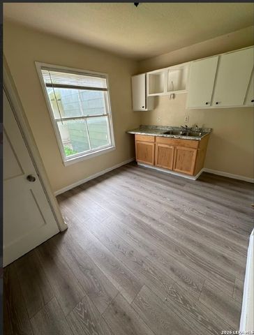 111 WAKE FORREST DR, San Antonio, TX 78228