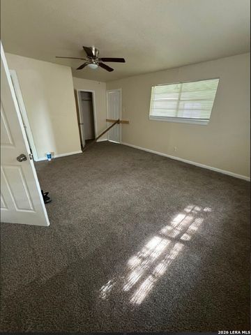 111 WAKE FORREST DR, San Antonio, TX 78228