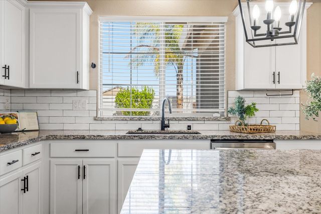 5636 Whisper Wind Way, Roseville, CA 95747