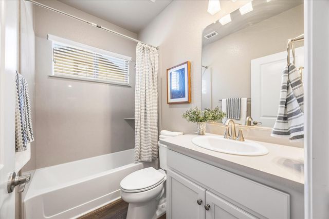 5636 Whisper Wind Way, Roseville, CA 95747