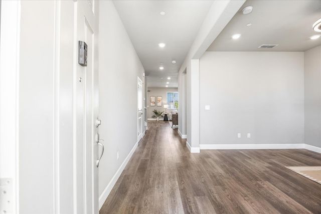 5636 Whisper Wind Way, Roseville, CA 95747