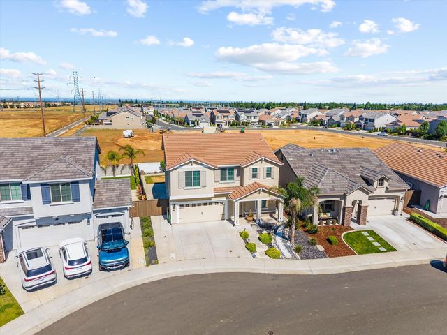 5636 Whisper Wind Way, Roseville, CA 95747