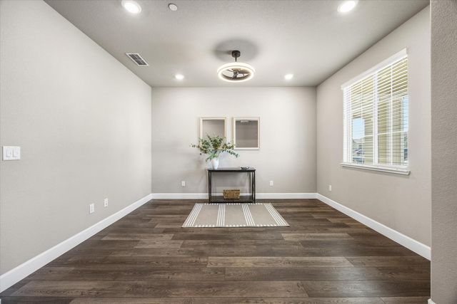 5636 Whisper Wind Way, Roseville, CA 95747