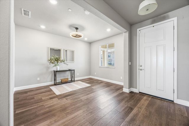 5636 Whisper Wind Way, Roseville, CA 95747