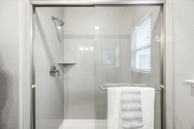 5636 Whisper Wind Way, Roseville, CA 95747