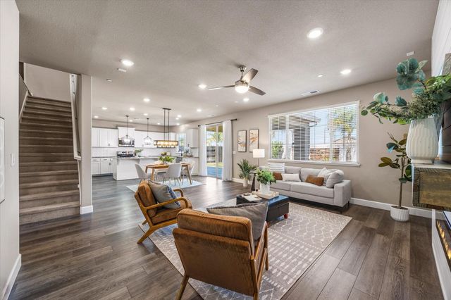 5636 Whisper Wind Way, Roseville, CA 95747