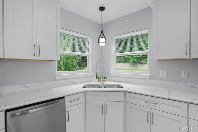 61 Moselle Court, Florissant, MO 63031