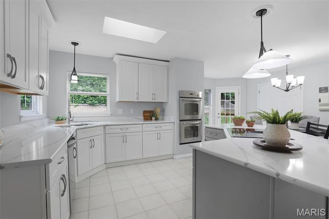 61 Moselle Court, Florissant, MO 63031