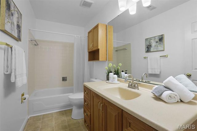 61 Moselle Court, Florissant, MO 63031