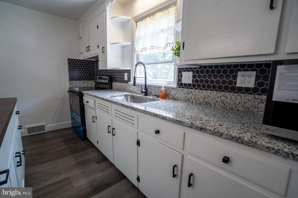 Image 15 of property listing at 12834 POINT SALEM RD, Hagerstown, MD 21740