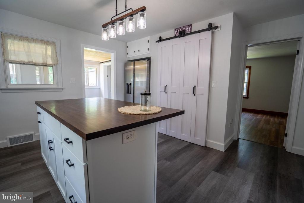 Image 17 of property listing at 12834 POINT SALEM RD, Hagerstown, MD 21740