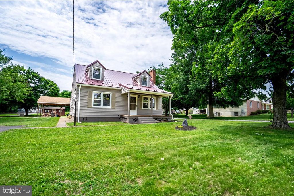 Image 2 of property listing at 12834 POINT SALEM RD, Hagerstown, MD 21740