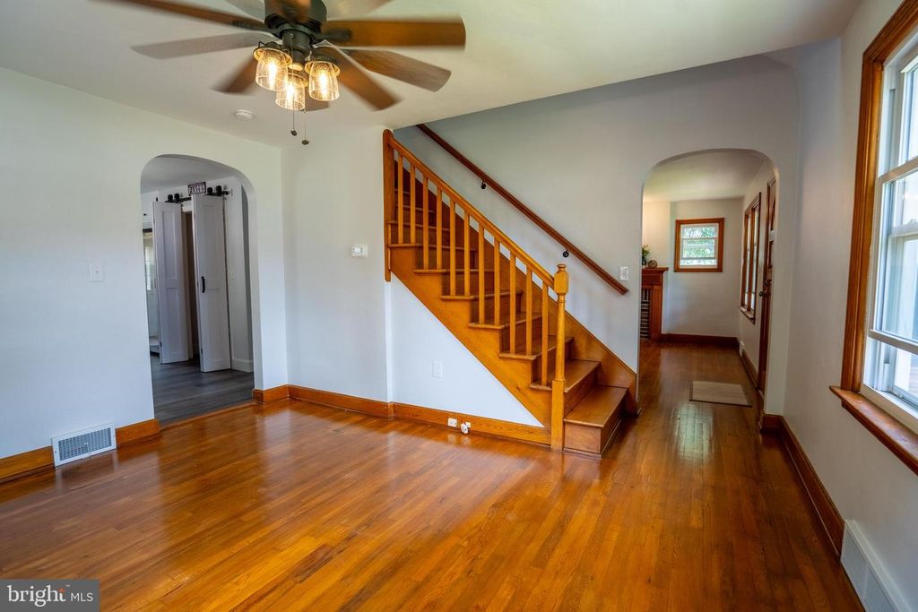 Image 23 of property listing at 12834 POINT SALEM RD, Hagerstown, MD 21740