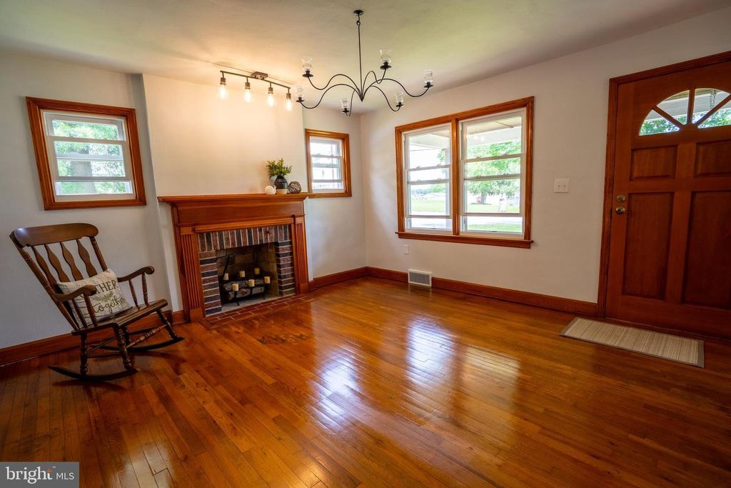 Image 34 of property listing at 12834 POINT SALEM RD, Hagerstown, MD 21740