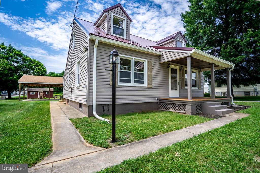 Image 9 of property listing at 12834 POINT SALEM RD, Hagerstown, MD 21740