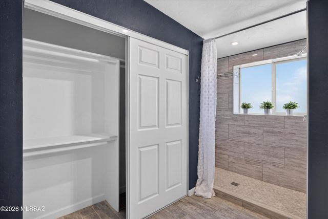 6909 E Cll Neptuno, Tucson, AZ 85710