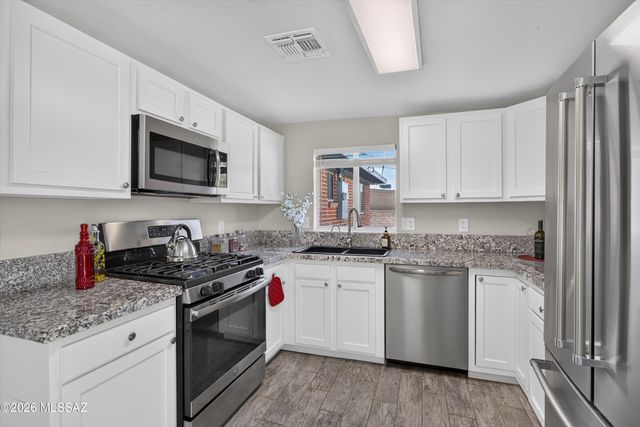 6909 E Cll Neptuno, Tucson, AZ 85710