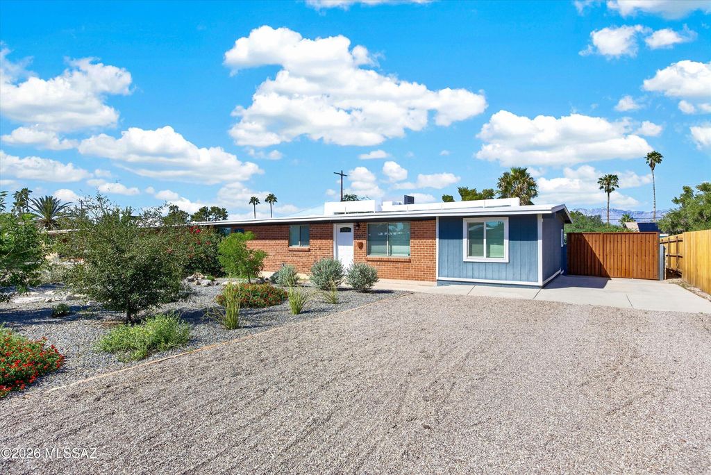 6909 E Cll Neptuno, Tucson, AZ 85710