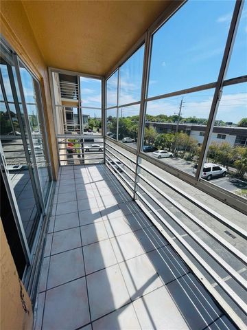 4848 NW 24th Ct 318, Lauderdale Lakes, FL 33313