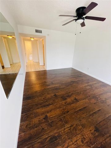 4848 NW 24th Ct 318, Lauderdale Lakes, FL 33313