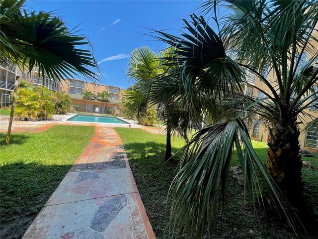 4848 NW 24th Ct 318, Lauderdale Lakes, FL 33313