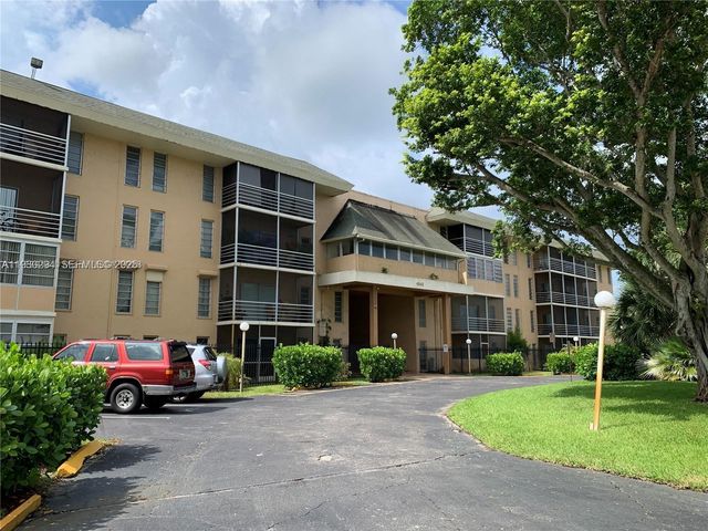 4848 NW 24th Ct 318, Lauderdale Lakes, FL 33313