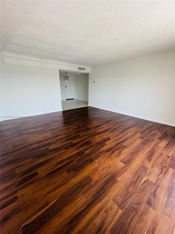 4848 NW 24th Ct 318, Lauderdale Lakes, FL 33313