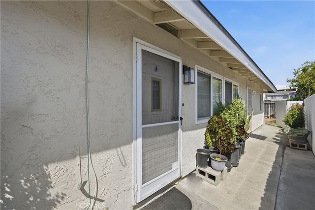 7851 Cypress A&B, Huntington Beach, CA 92647